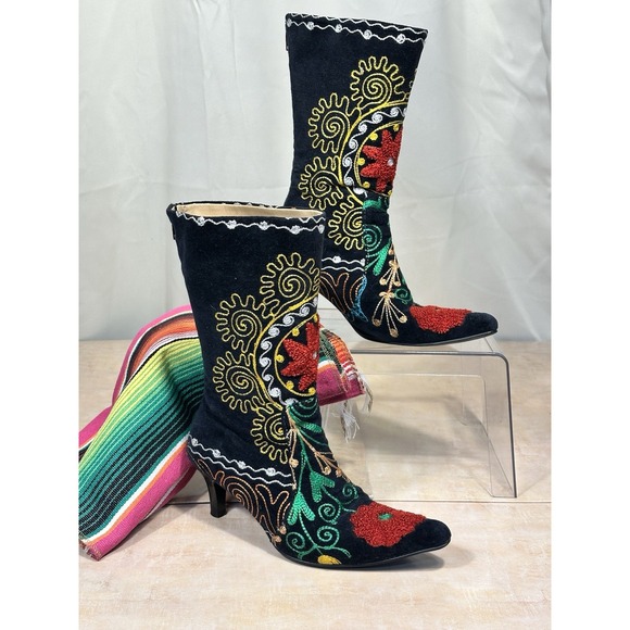 Native Suzani Cowboy Boot Embroidered Design Unique and Only 1 Size 7.5 Women's - Picture 1 of 8